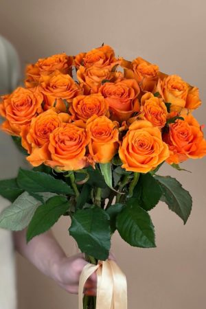 Букет из 15 сибирских оранжевых роз