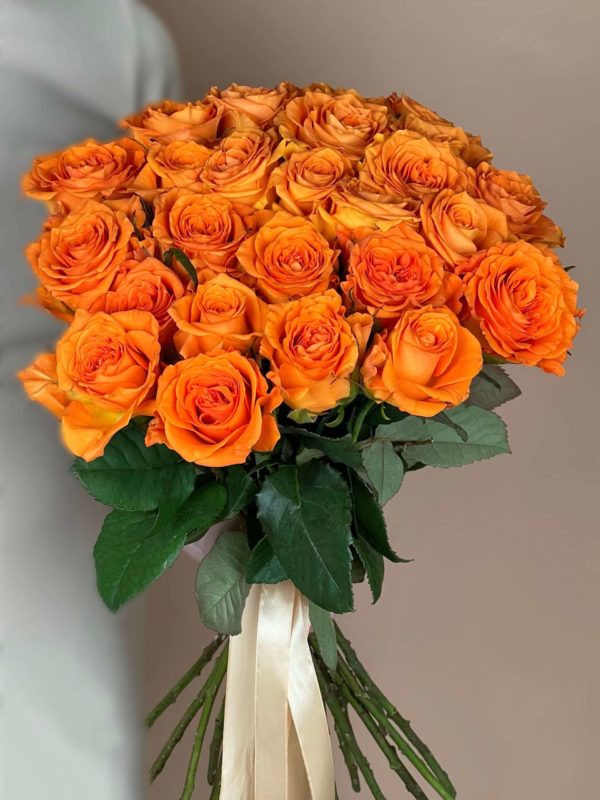 Букет из 25 сибирских оранжевых роз