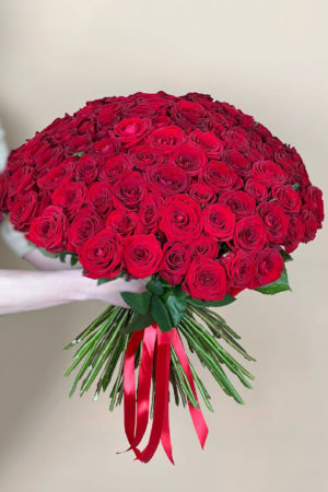 Букет из 101 сибирской красной розы