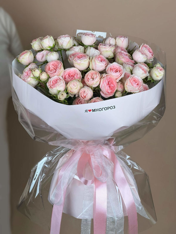 Букет из 15 сибирских кустовых розовых роз