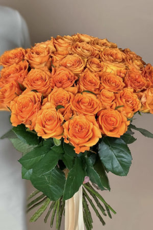 Букет из 35 сибирских оранжевых роз