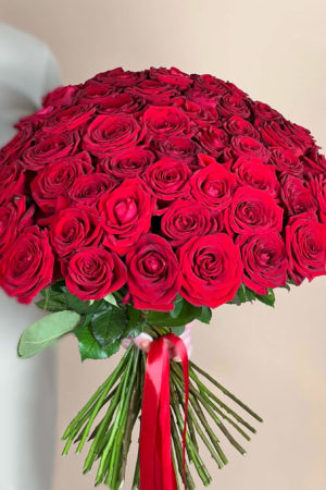 Букет из 55 сибирских красных роз