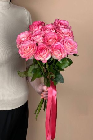 Букет из 11 сибирских розово-белых роз